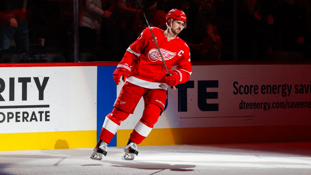 2026-01-17T031120Z_359474760_MT1USATODAY28023472_RTRMADP_3_NHL-SAN-JOSE-SHARKS-AT-DETROIT-RED-WINGS.JPG.webp.webp