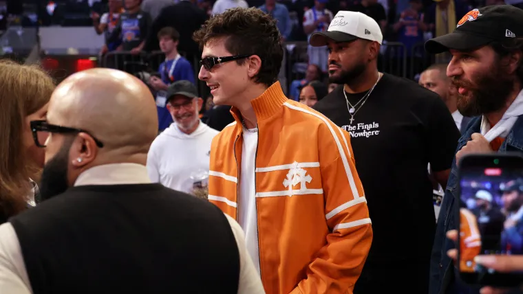 Explicación del conjunto de Timothee Chalamet: el chándal naranja del superfan de los Knicks se destacó en el tercer juego de las Finales de la NBA