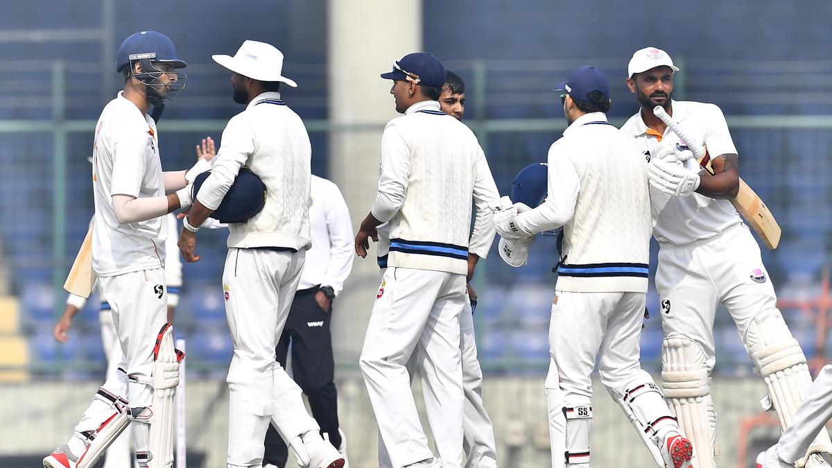 21_RANJI_MATCH_DELHI_JAMMU_AND_KASHMIR_11_11_DELHI.jpg