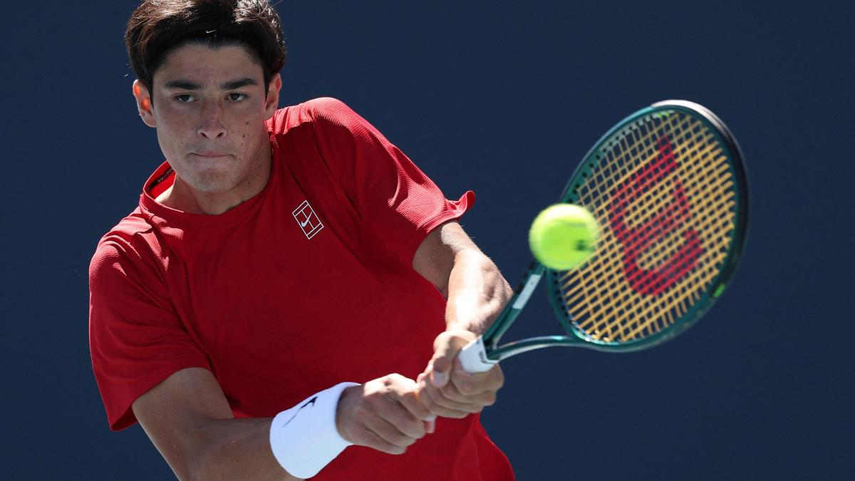 Nagal noqueado por la adolescente italiana Cina