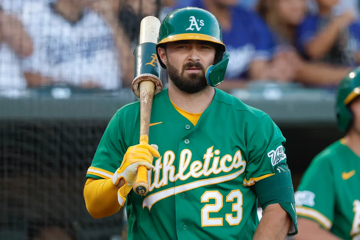Según los informes, el receptor de los Atléticos, Shea Langeliers, sufrió un desgarro de menisco y podría perderse el resto de la temporada 2026 de la MLB.