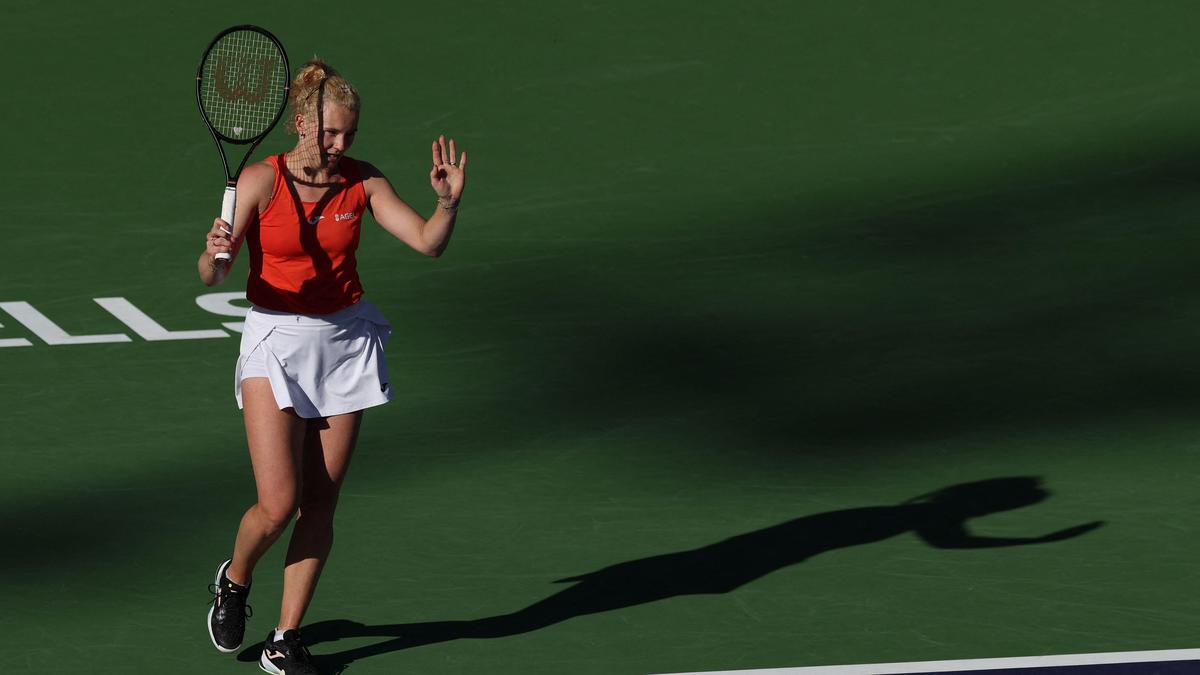 Indian Wells 2026: Siniakova sorprende a la campeona defensora Andreeva; Świątek llega tranquilamente a los octavos de final