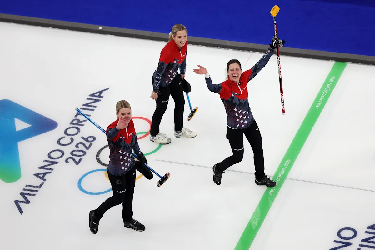 Tara Peterson lidera al equipo de curling femenino de EE. UU. a una victoria por 6-5 sobre China, robando puntos en los 2 últimos parciales