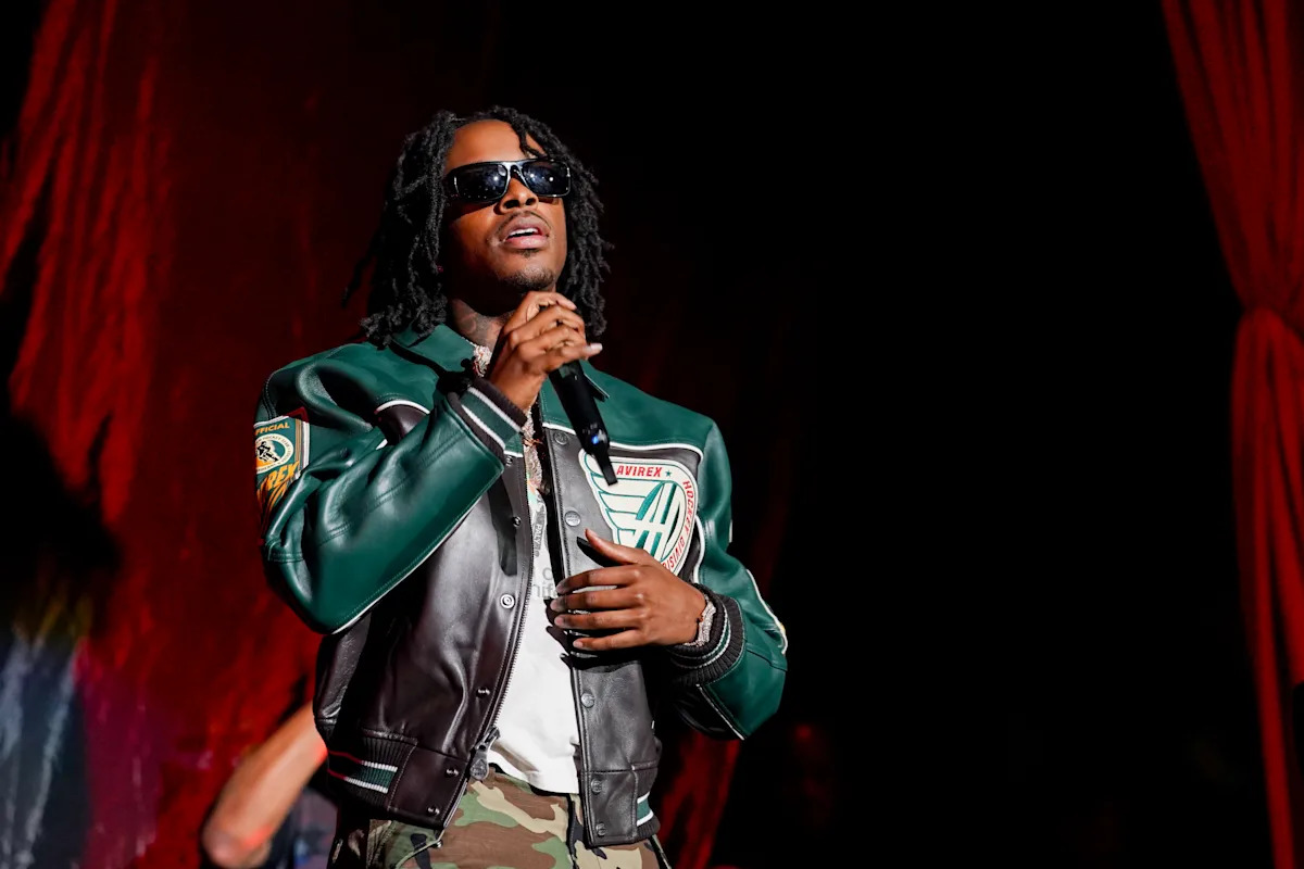 El artista de rap Toosii se compromete con el fútbol de Syracuse como receptor abierto y abandona su carrera musical.