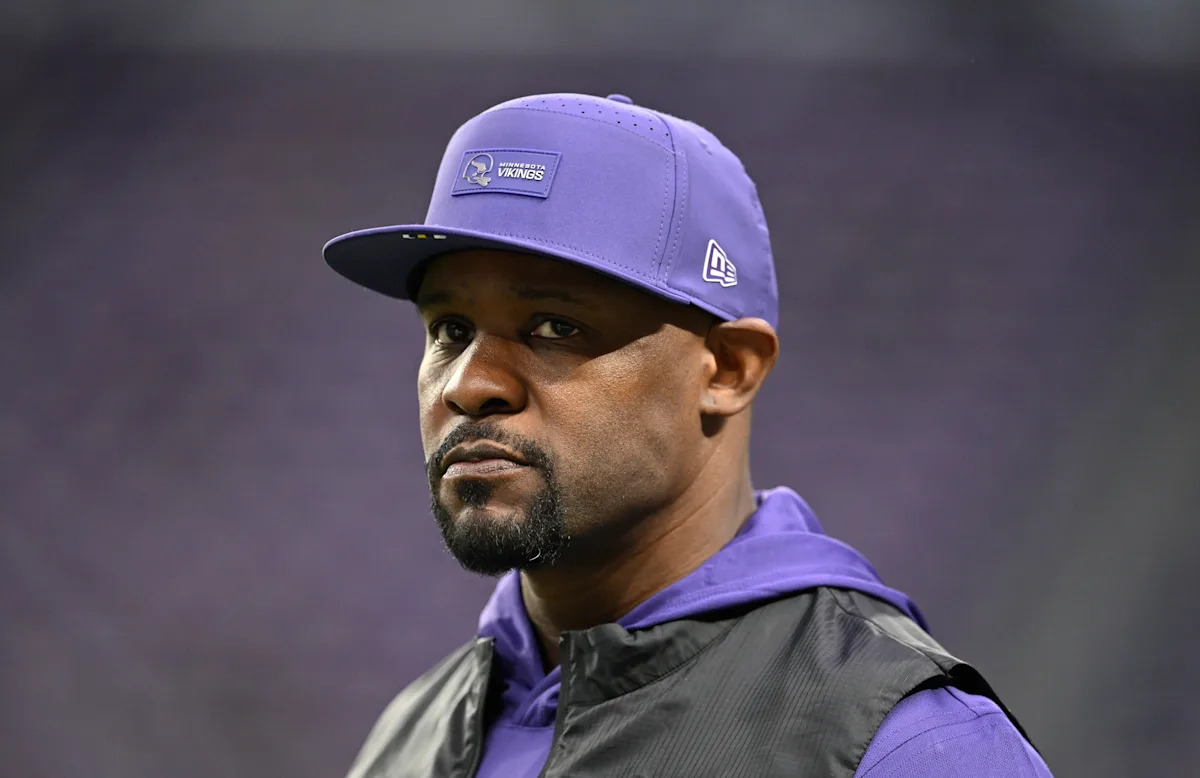 La demanda por discriminación racial de Brian Flores contra la NFL puede ir a juicio, dictamina el tribunal de distrito de EE. UU.