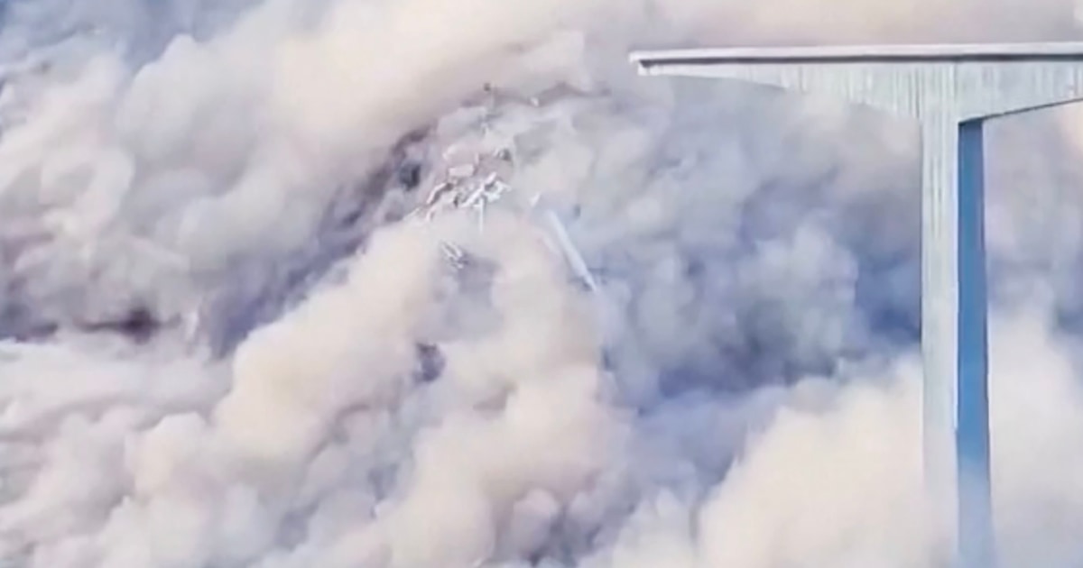 Se derrumba un puente de casi 2.500 pies de largo en China