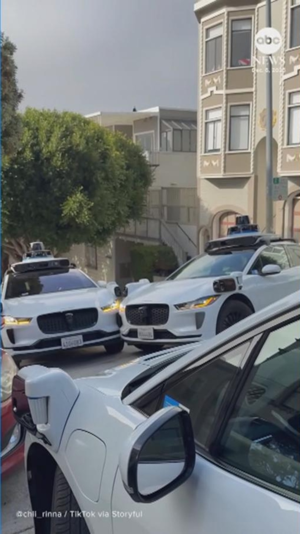 251208_abc_social_waymo_hpMain_9x16.jpg