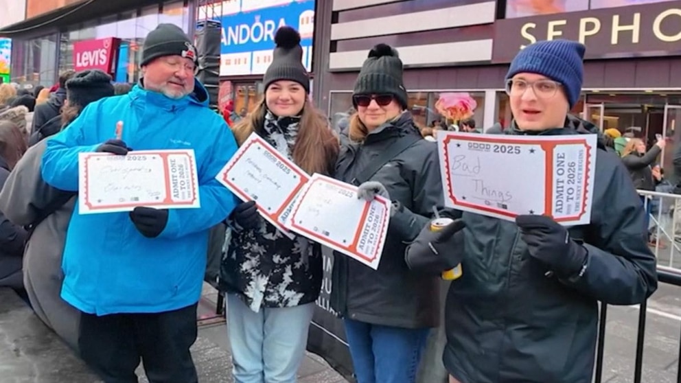 MIRAR: Cómo la gente dice ‘adiós’ hasta 2025