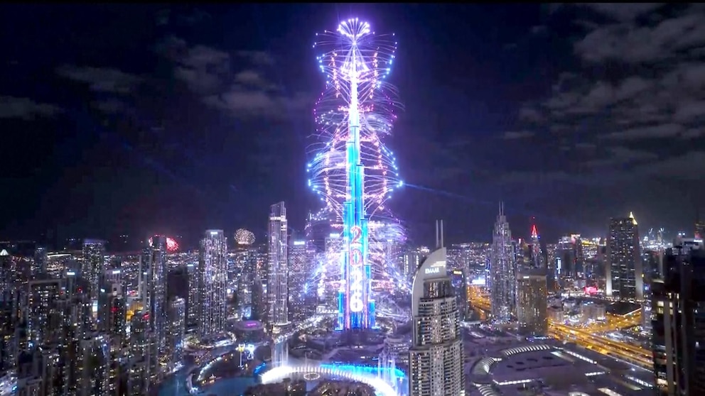 MIRAR: Emiratos Árabes Unidos celebra el inicio de 2026