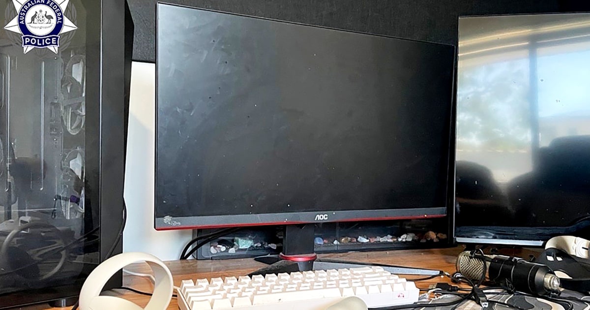 Adolescente australiano acusado de llamar a instituciones estadounidenses por tiroteo masivo