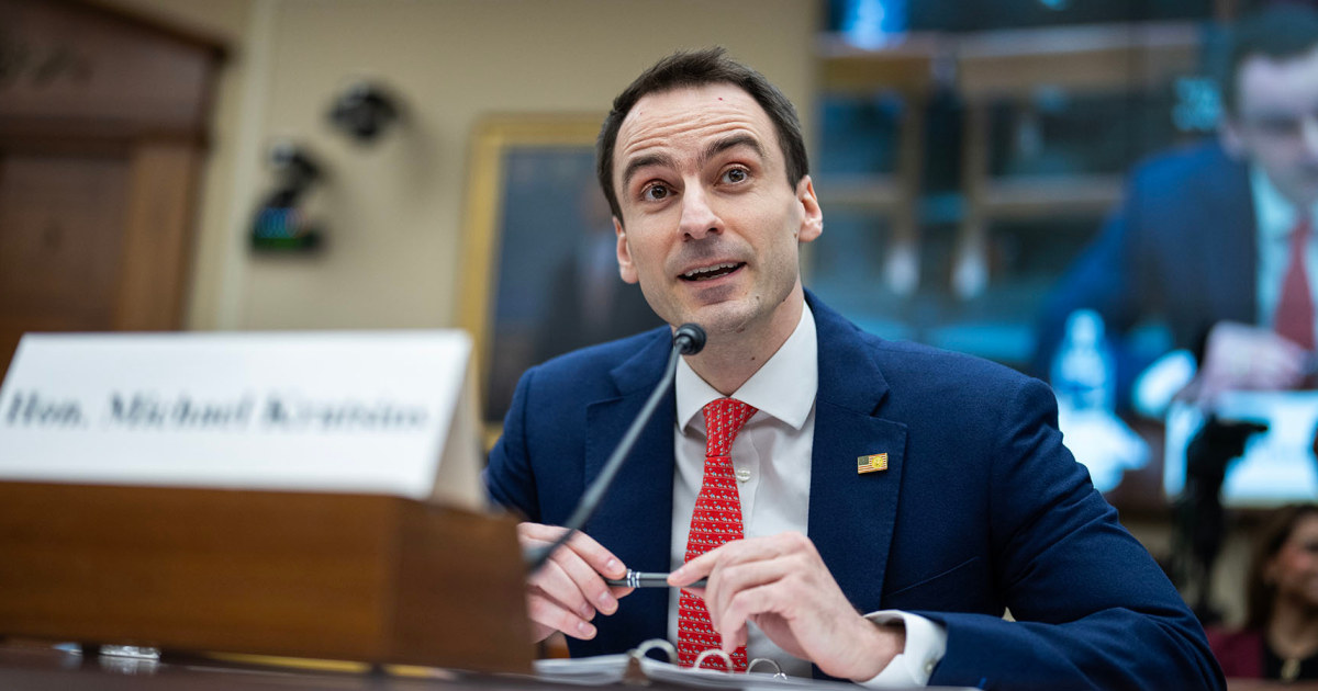 Kratsios se dirige a Davos para vender el enfoque liviano de Trump hacia la IA