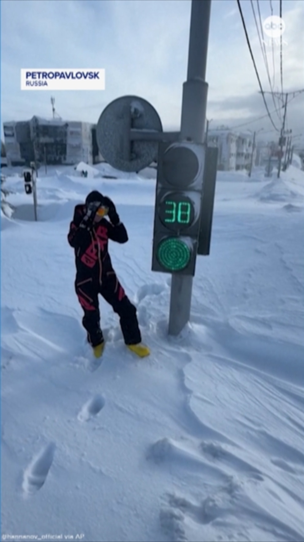 MIRA: Una nevada récord entierra una ciudad rusa