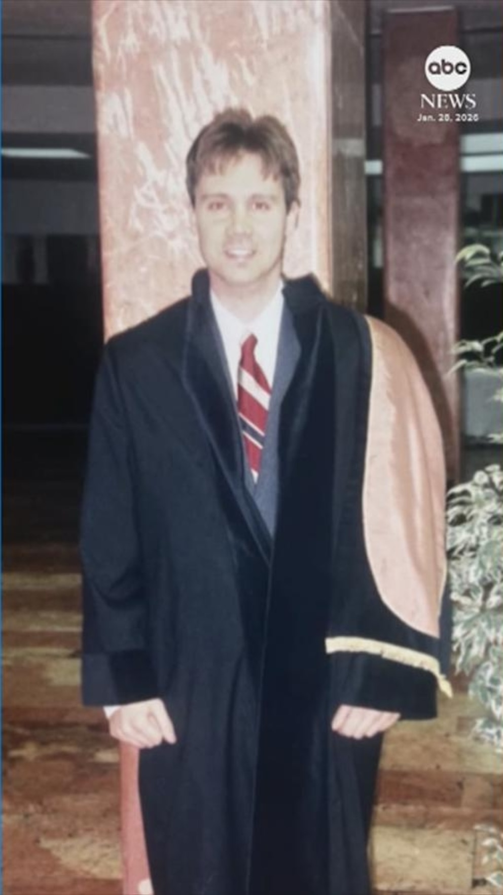 Video sobre la estafa del ‘estudiante fantasma’ que utiliza el robo de identidad para robar préstamos universitarios