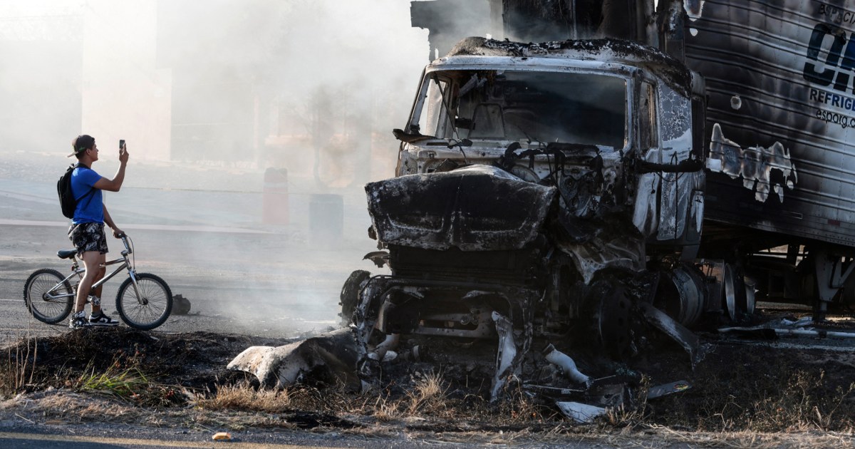 Videos de Puerto Vallarta muestran humo, llamas y caos tras asesinato de capo narco de Jalisco