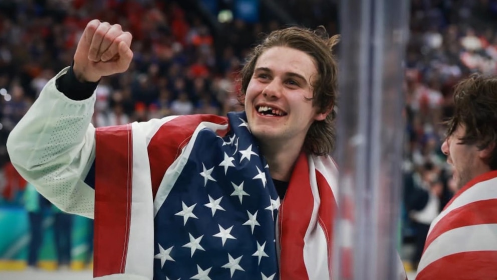 MIRAR: El estadounidense Jack Hughes hace historia en los Juegos Olímpicos