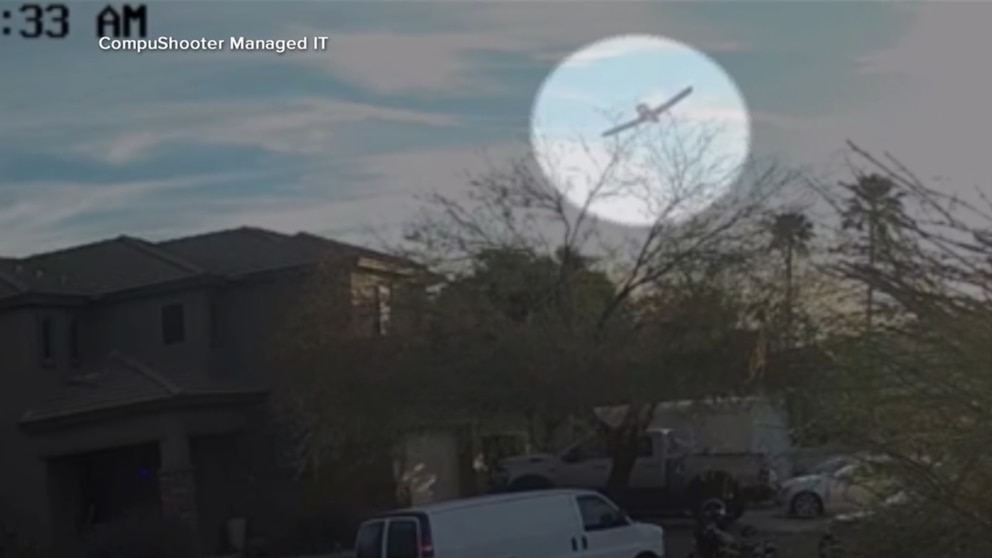 MIRA: Avioneta se estrella en vecindario de Phoenix