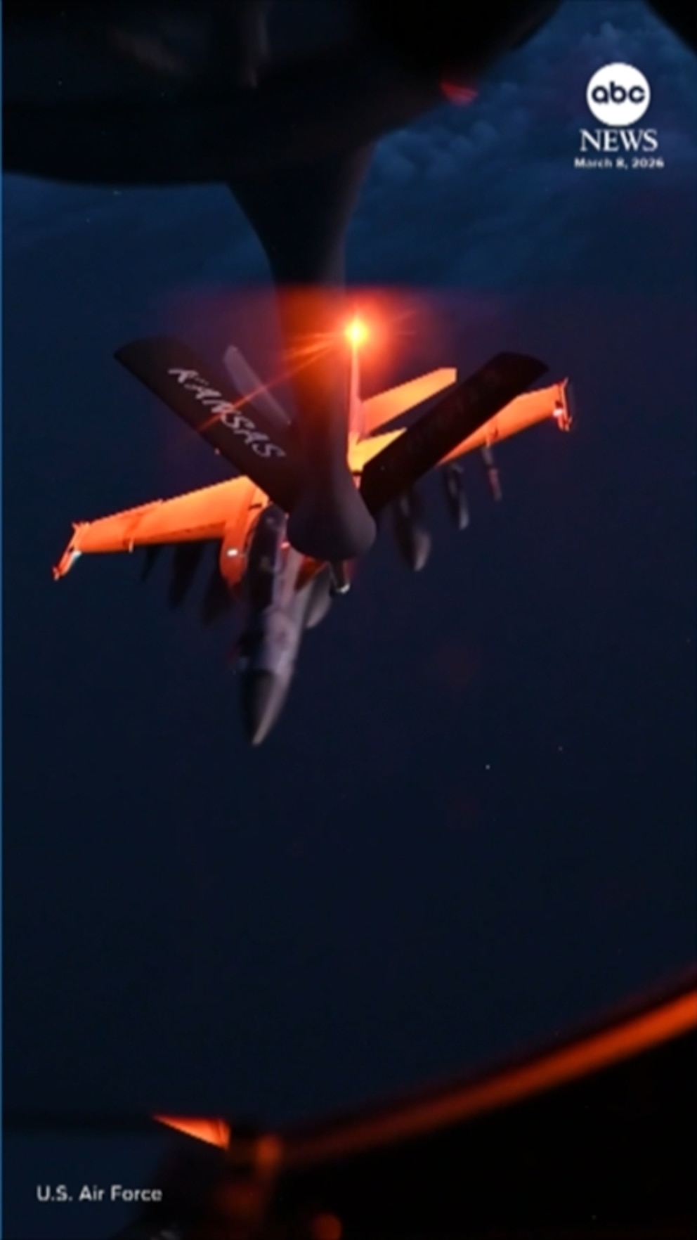 MIRAR: Aviones de la Armada de EE. UU. repostan combustible en la Operación Epic Fury