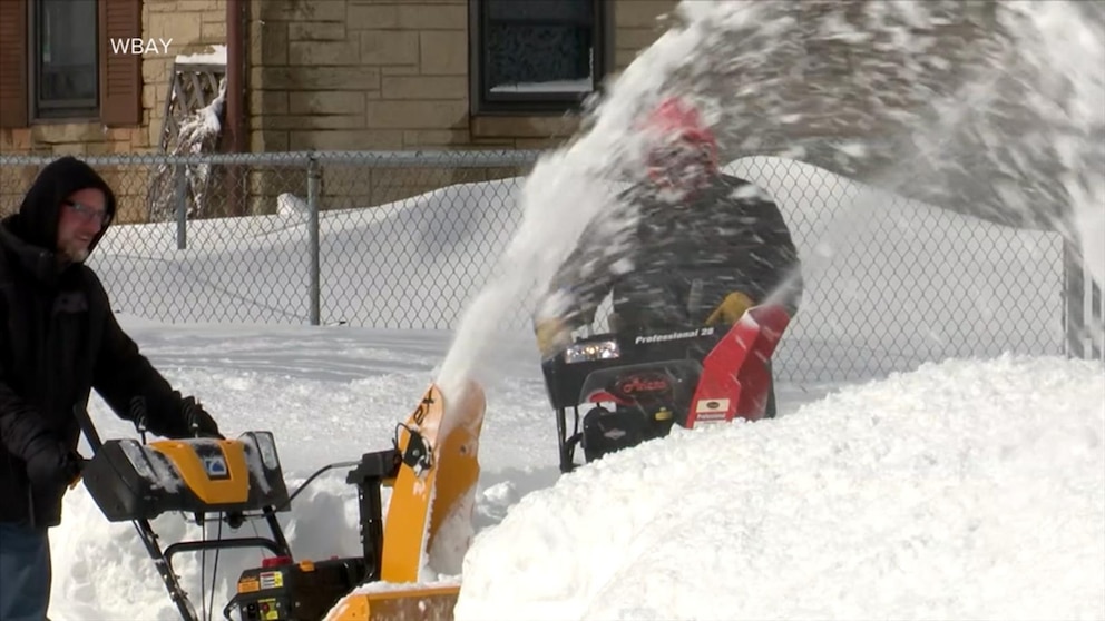 MIRAR: La tormenta invernal se acerca mientras fuertes vientos azotan el este de EE. UU.