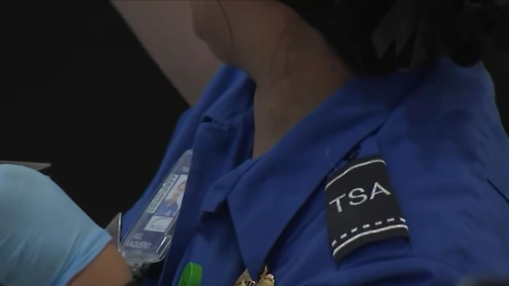 Vídeo de un agente de la TSA sobre trabajar sin paga: no hay “combustible para seguir viniendo a trabajar”