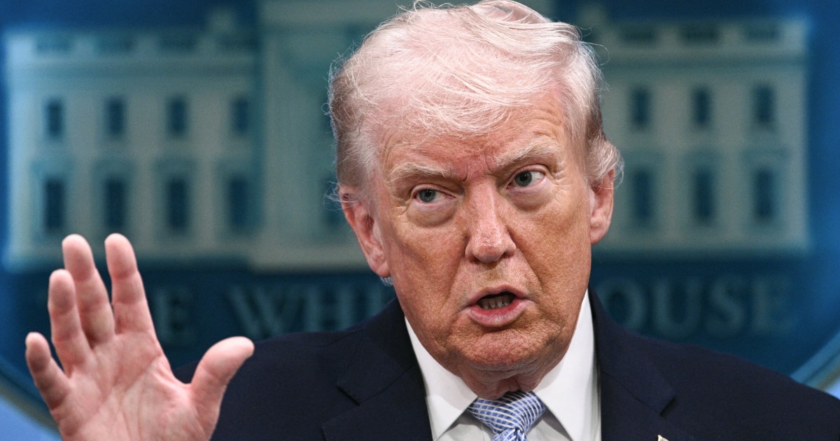 Decenas de demócratas piden la dimisión de Trump tras las amenazas de Irán