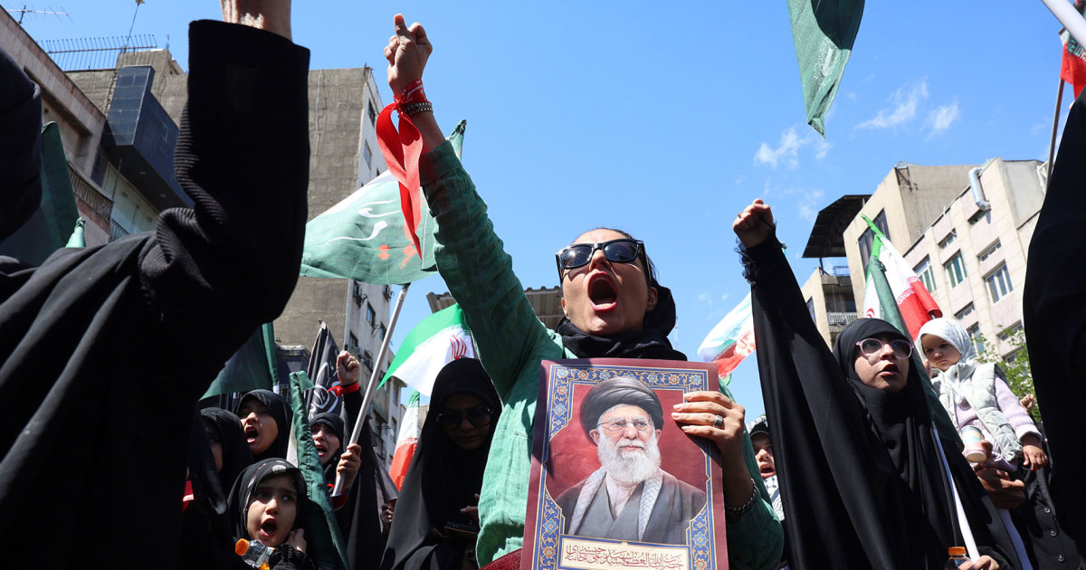 260410-iran-tehran-rally-mn-1155-6b418d.jpg