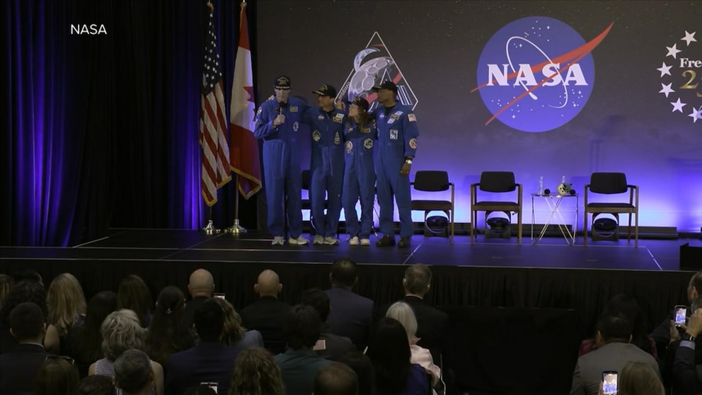 MIRAR: La tripulación de Artemis II regresa a Houston después de un dramático aterrizaje en el Pacífico