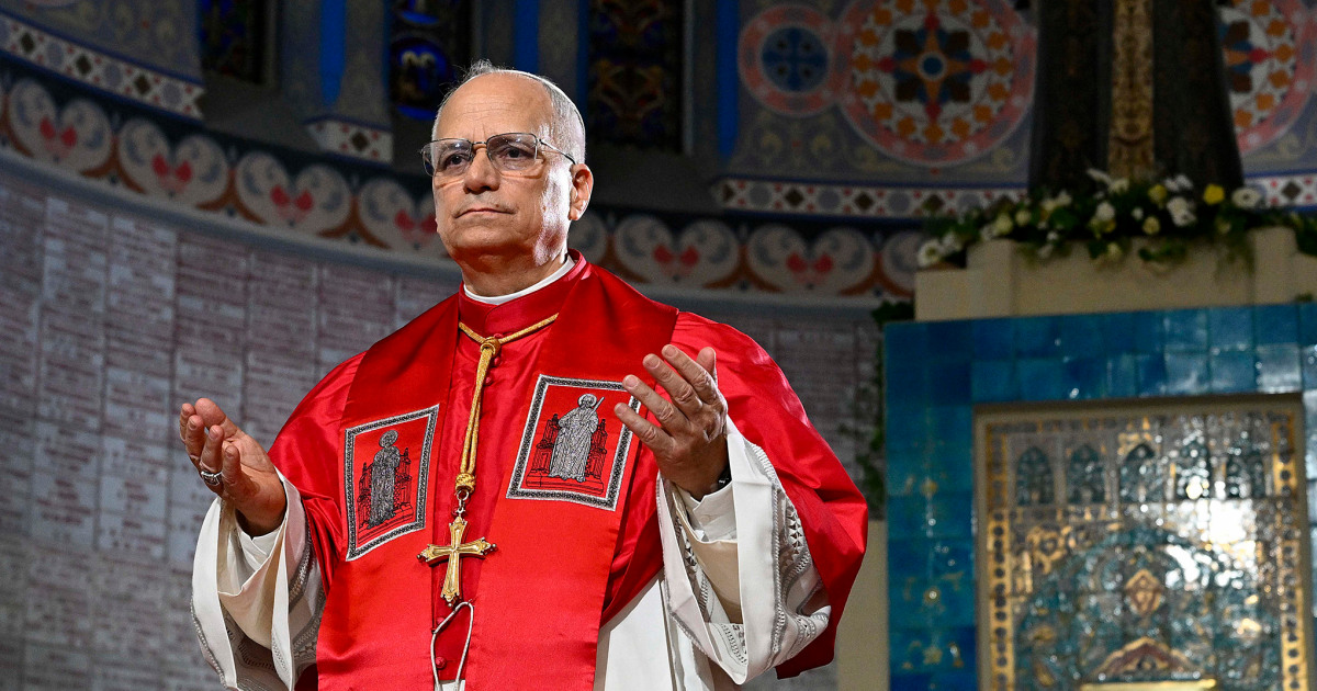 260414-pope-mb-1719-181981.jpg