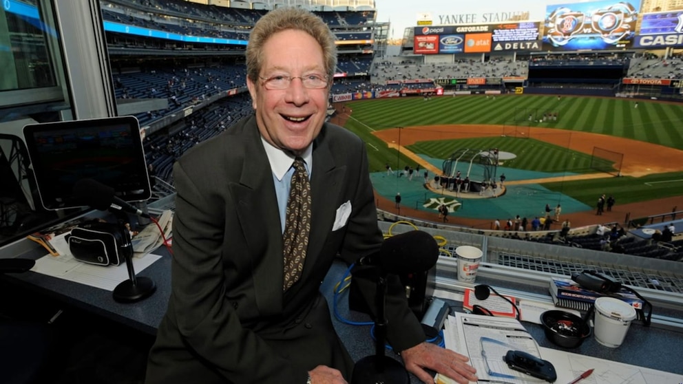 MIRAR: David Muir reflexiona sobre la vida y el legado del locutor de los Yankees John Sterling