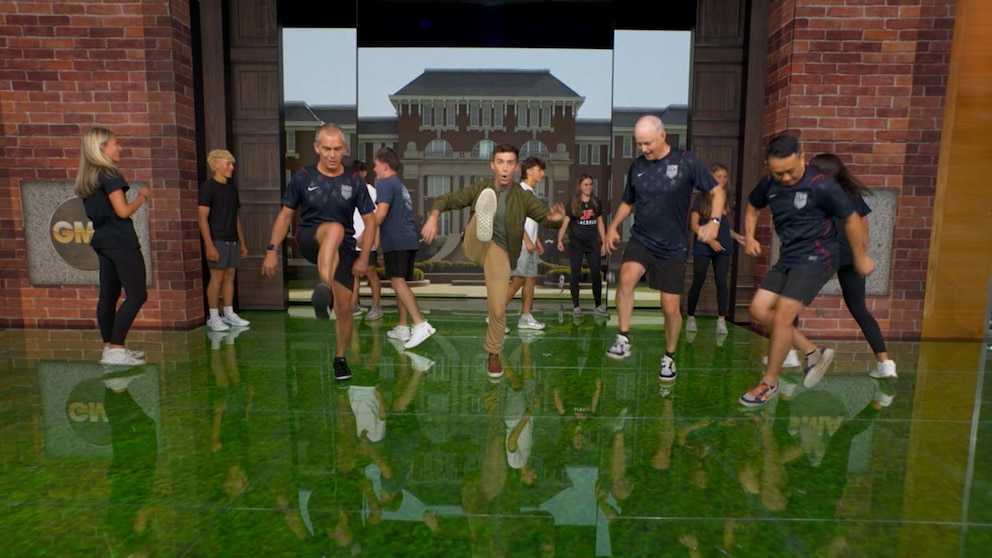 MIRAR: La moda del Hacky Sack regresa