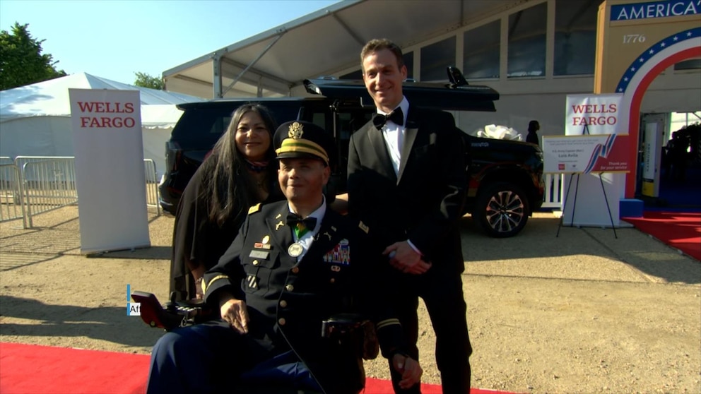MIRAR: Veterano tetrapléjico del ejército estadounidense sorprendido por un regalo que le cambiará la vida