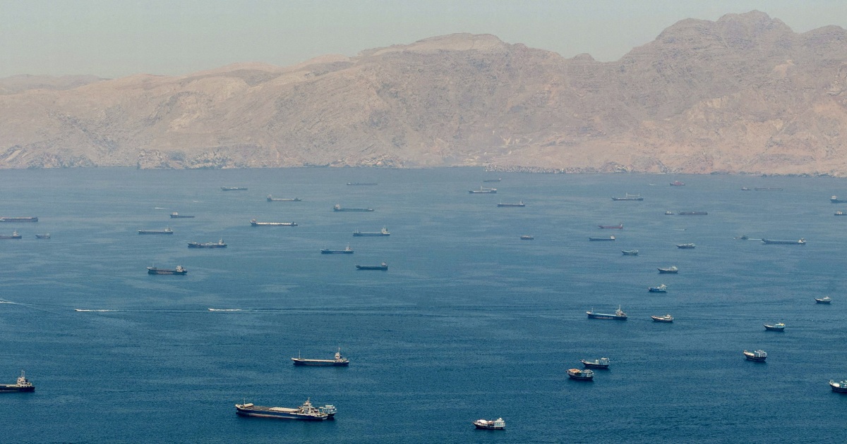 El ejército estadounidense lleva a cabo ataques limitados en el sur de Irán, dice un funcionario estadounidense