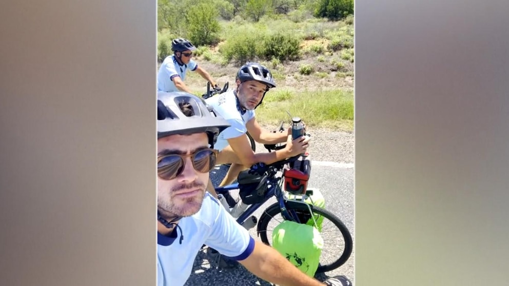 MIRAR: 3 fanáticos del fútbol recorren 11,000 millas en bicicleta para la Copa del Mundo