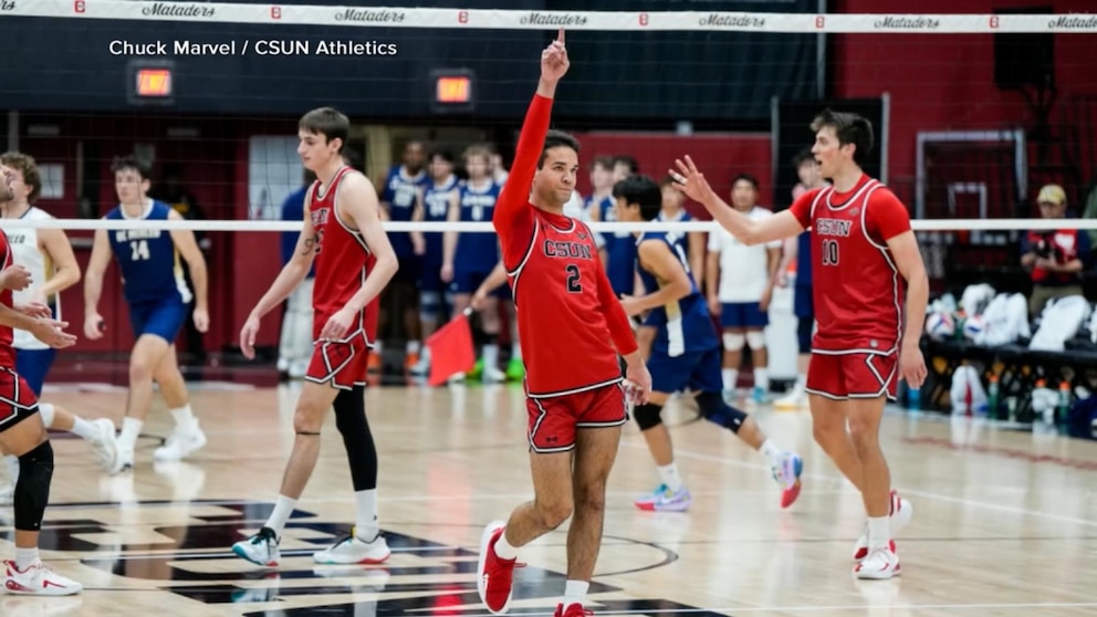 MIRAR: Las celebraciones de la estrella del voleibol universitario se vuelven virales