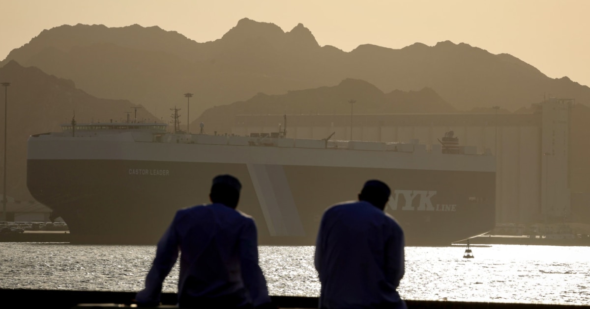 Los precios del petróleo caen mientras Estados Unidos e Irán suspenden ataques para dar “espacio” a la diplomacia