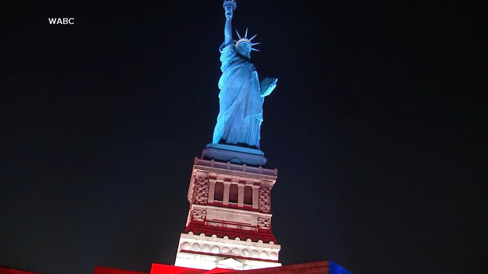 MIRAR: La ceremonia de la Estatua de la Libertad marca el 250 cumpleaños de Estados Unidos
