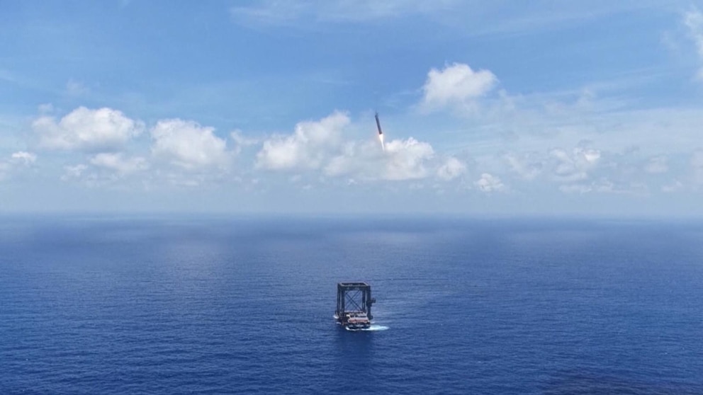 MIRAR: China promociona el primer propulsor de cohete reutilizable