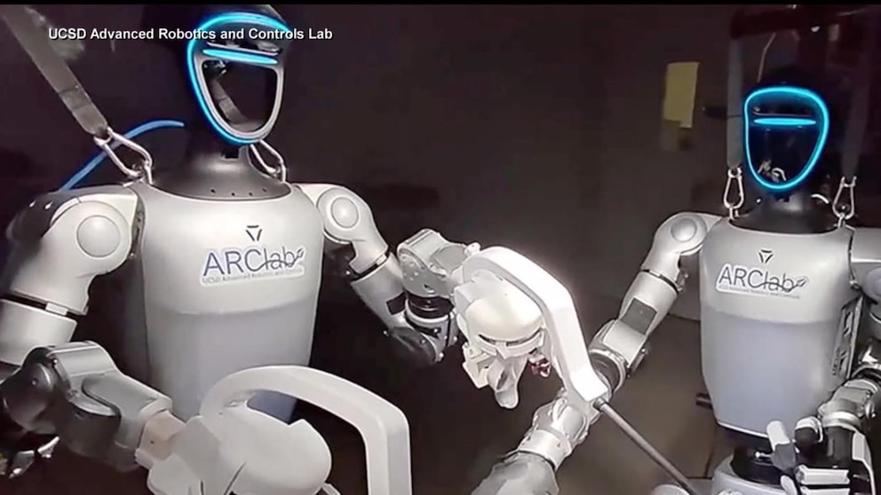 MIRAR: Robots humanoides se acercan a la mesa de operaciones
