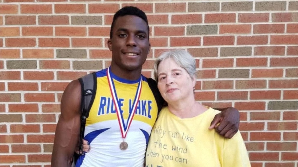 MIRAR: American Track Star comparte una poderosa historia de adopción