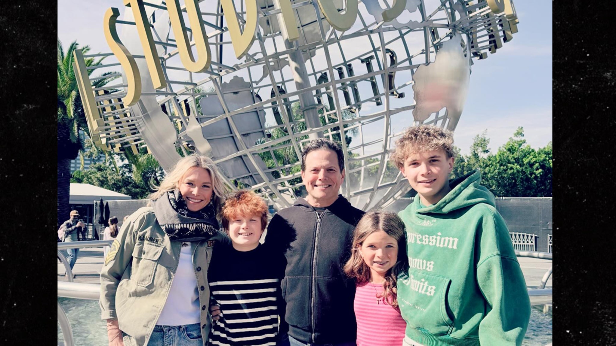 Scott Wolf se reúne con su ex esposa Kelley en medio de un dramático divorcio