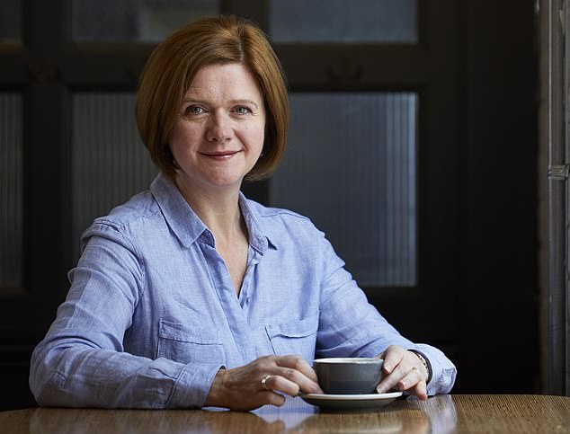 Los propietarios advierten que los planes laboristas de aumentar el coste de los visados de turista supondrán un nuevo golpe para los pubs británicos.