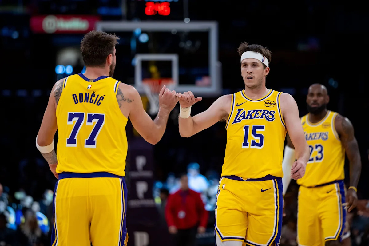 La distensión del tendón de la corva de Luka Dončić será reevaluada antes de que comiencen los playoffs de la NBA de los Lakers; Se espera que Austin Reaves esté fuera hasta mayo