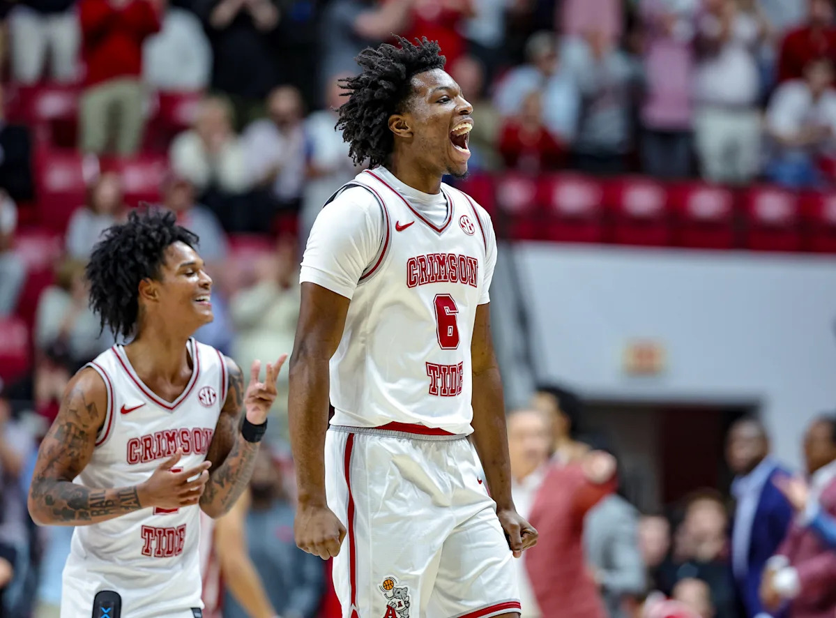 Los 49 de Darius Acuff Jr no son suficientes mientras Alabama sobrevive al thriller de 2OT contra Arkansas luego de una volcada fallida