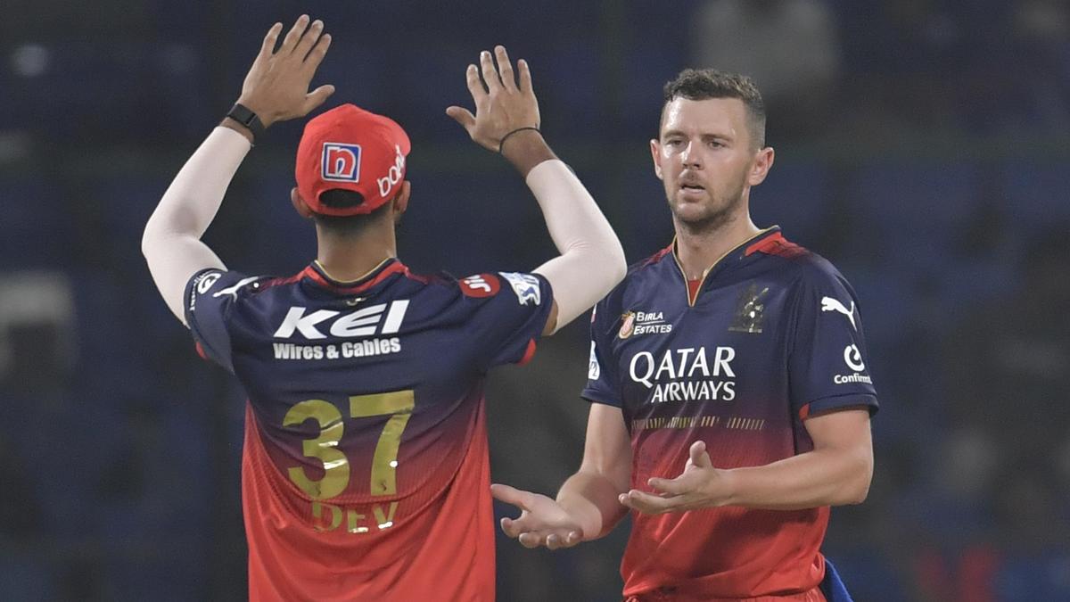 37_DC_RCB_IPL_MATCH_27_04_DELHI.jpg