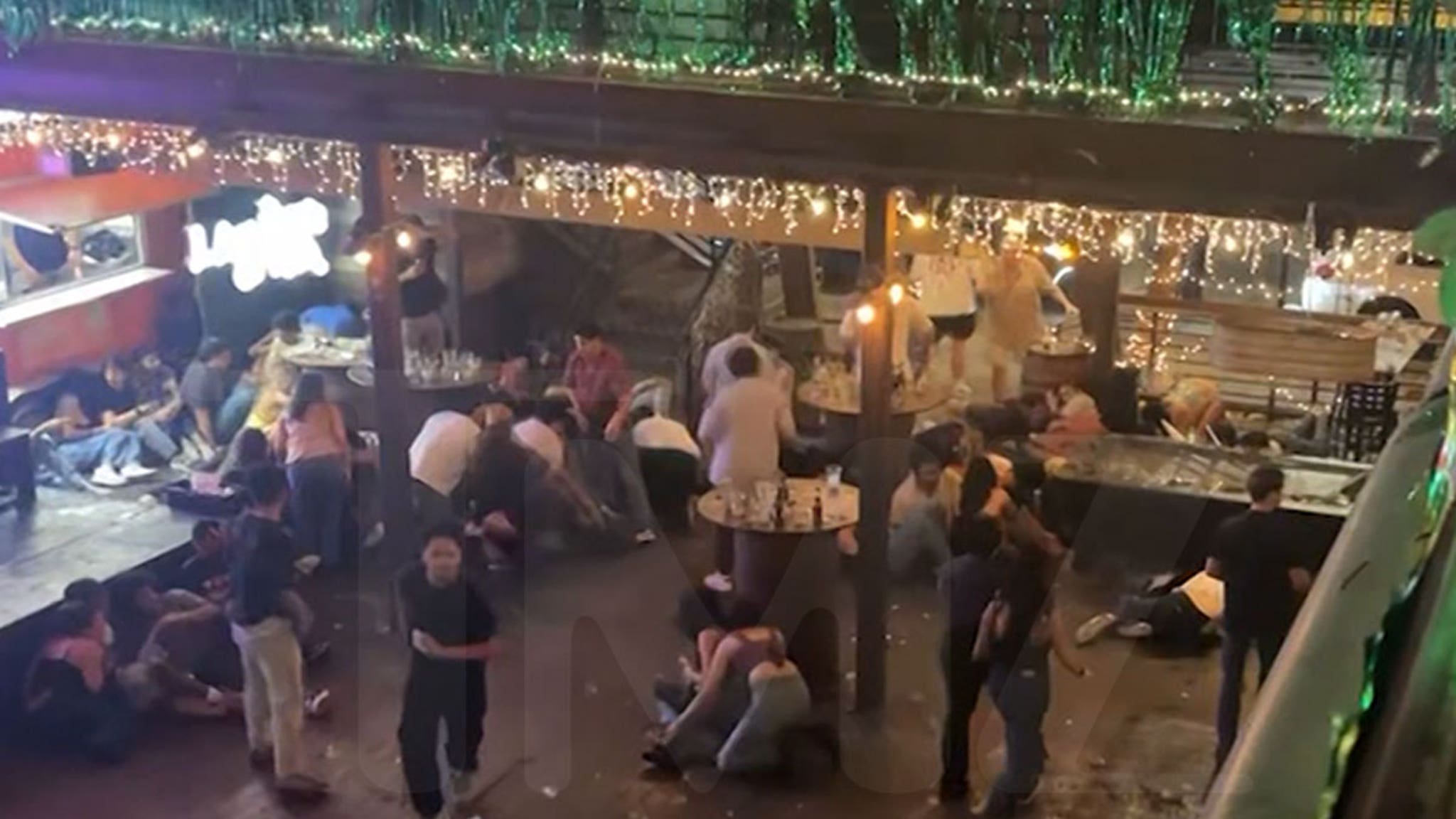 Video muestra las secuelas del tiroteo masivo en Texas y el caos dentro del bar de Austin