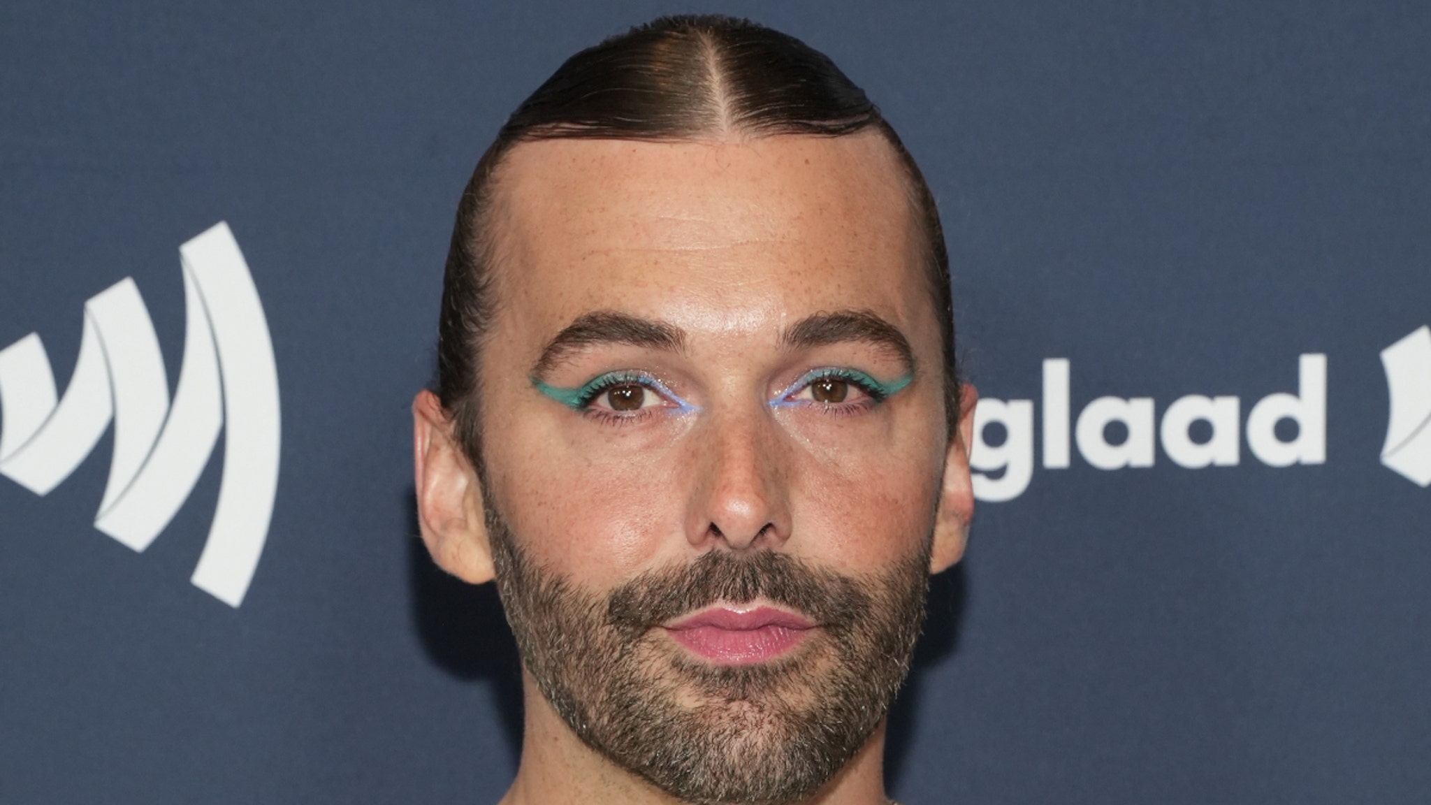 La estrella de ‘Queer Eye’ Jonathan van Ness dice que la fama lo ‘deprimió y aisló’
