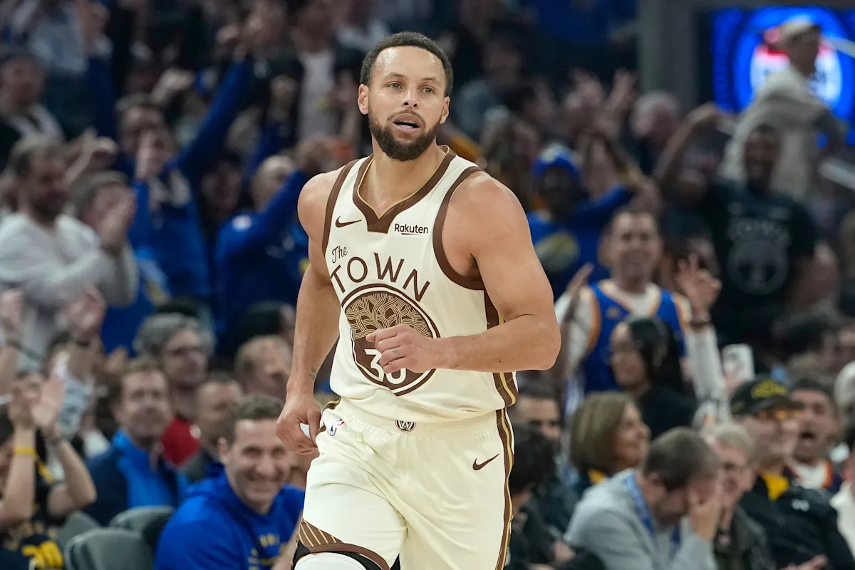 Warriors HC Steve Kerr dice que Stephen Curry tuvo práctica de contacto completo 5 contra 5 el martes