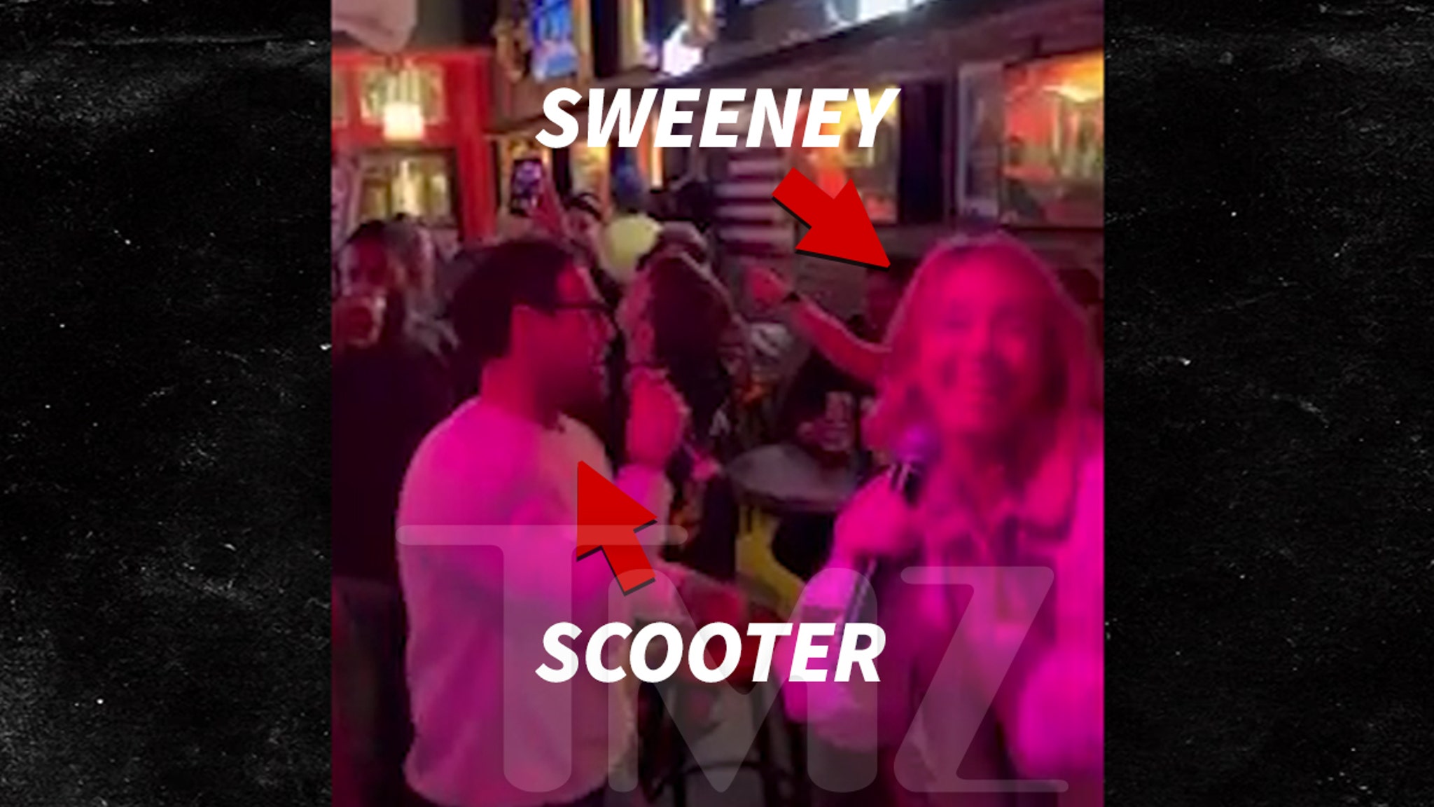 Sydney Sweeney y Scooter Braun cantan en el karaoke