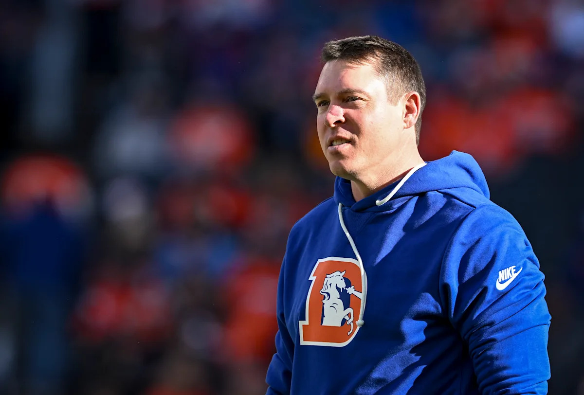 Según los informes, los Bills contratan al coordinador del juego aéreo defensivo de los Broncos, Jim Leonhard, como DC