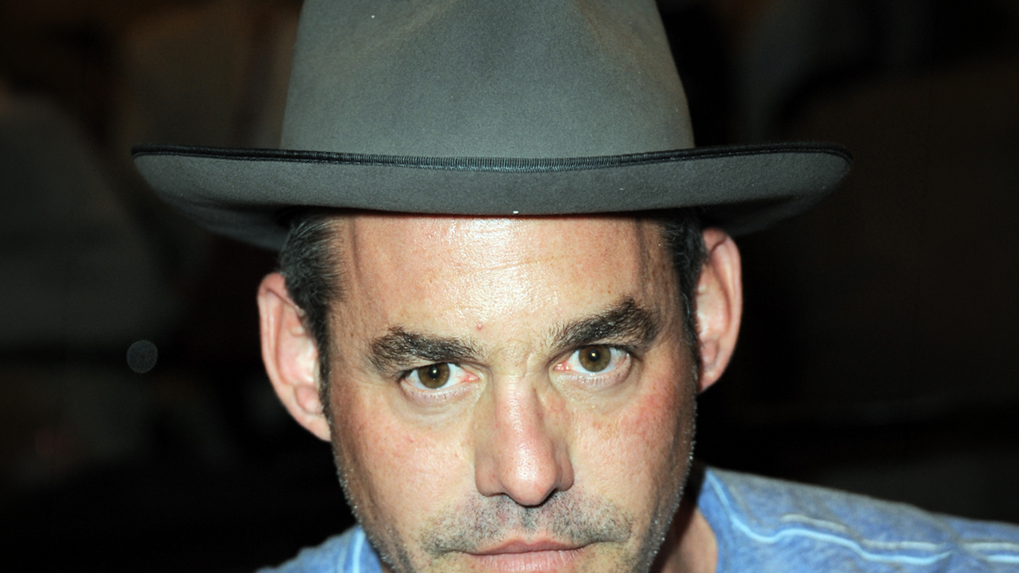 El amigo de Nicholas Brendon de Buffy lo encontró muerto, ‘posicionado como si estuviera durmiendo’