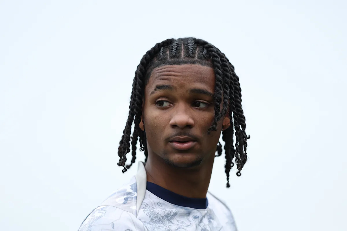 El Manchester United ficha a Tynan Thompson, de 18 años, procedente del Tottenham